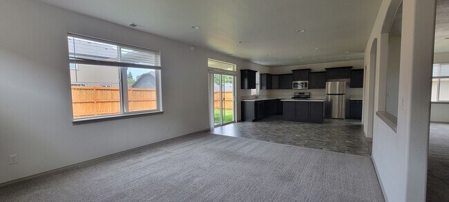 Foto del edificio - North Albany upgraded single family house