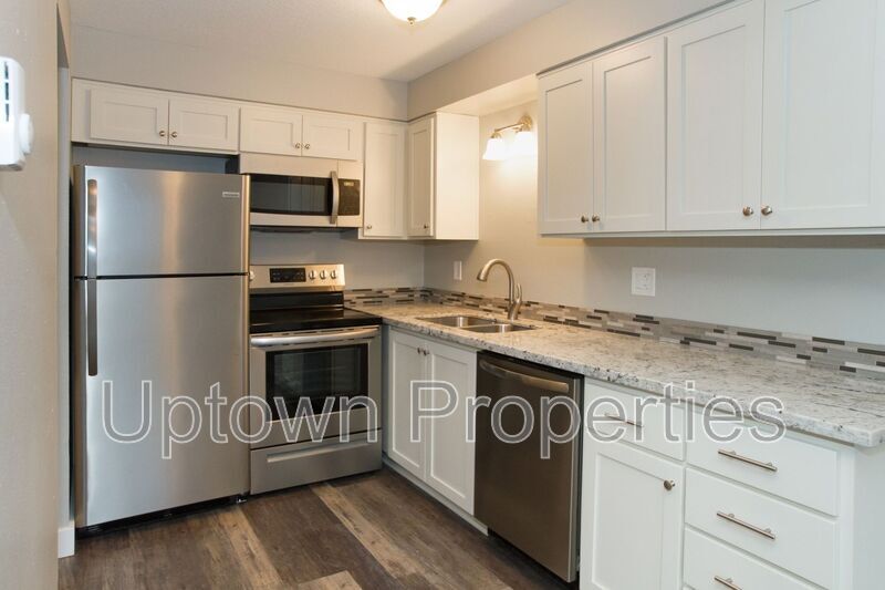 Foto principal - 2606 NE Lombard St