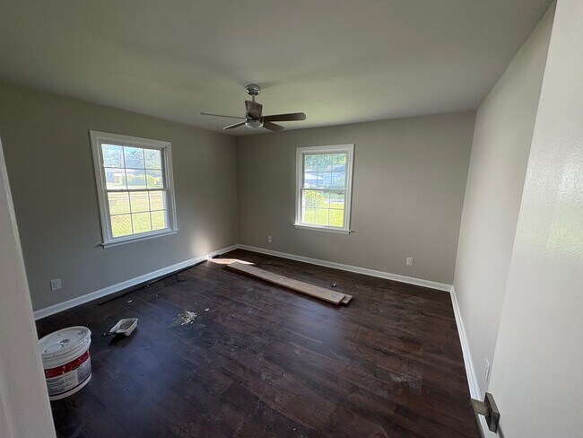 bedroom - 2018 Louisiana Ave