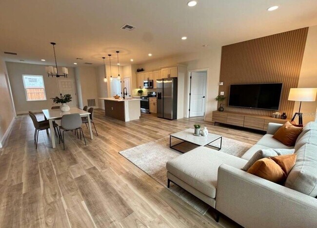Foto del edificio - 23419 Gemstone Ave