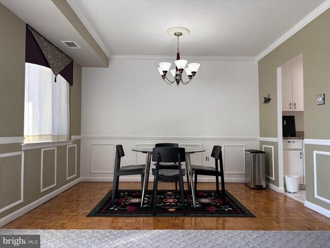 Foto del edificio - 1637 Oakwood Dr