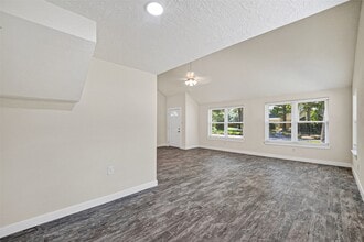 Building Photo - 3631 Glenwood Springs Dr