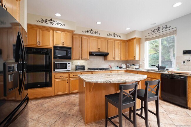 Building Photo - 6564 Bluebonnet Dr