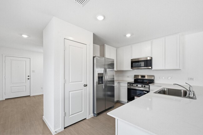 Building Photo - 6422 Willet Rd