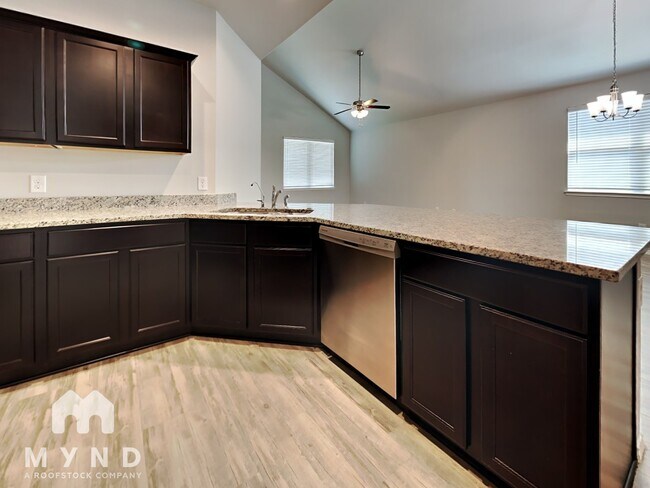 Foto del edificio - 18060 Atwood Mill Dr