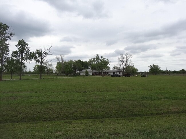 Building Photo - 40344 Harpers Church Rd