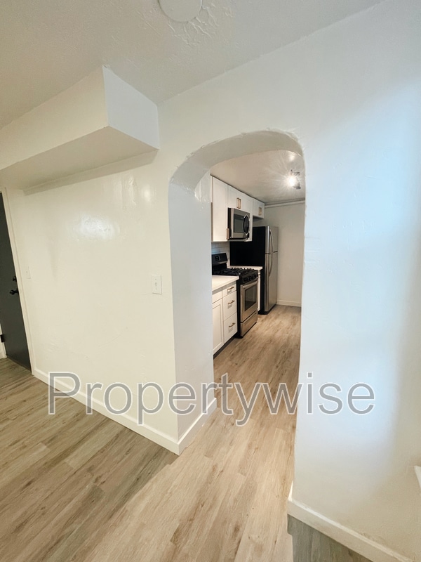 Building Photo - 376 E 300 S