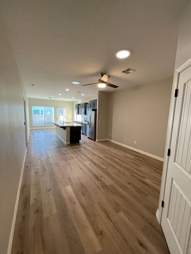 Building Photo - Amanecer Condos in Somerton