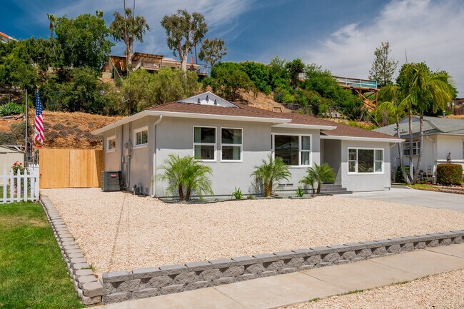Building Photo - 6140 Sarita St