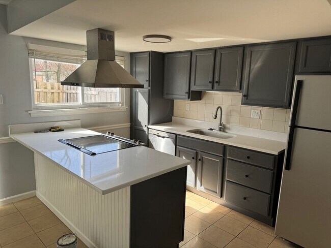 Building Photo - Chatham Village spacious 2 Bedroom 1.5 Bat...