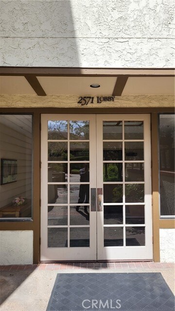 Building Photo - 2571 Plaza del Amo