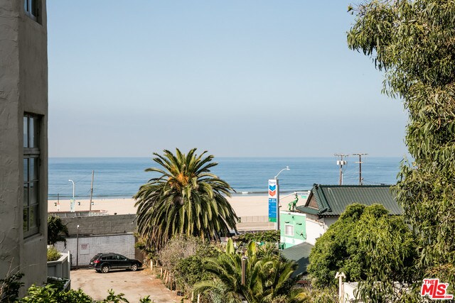 Building Photo - 135 Ocean Way