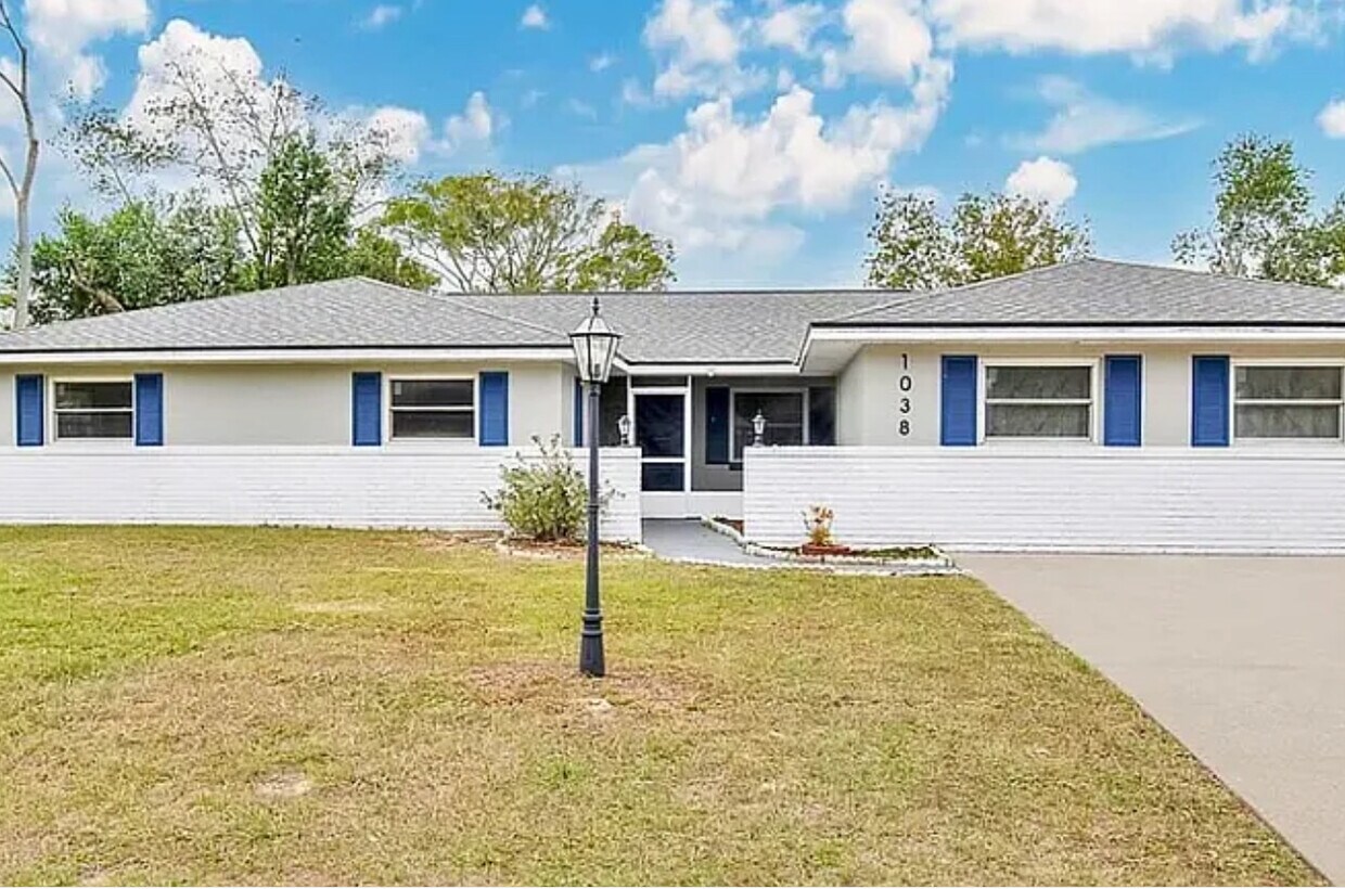 Foto principal - 1038 E Hancock Dr