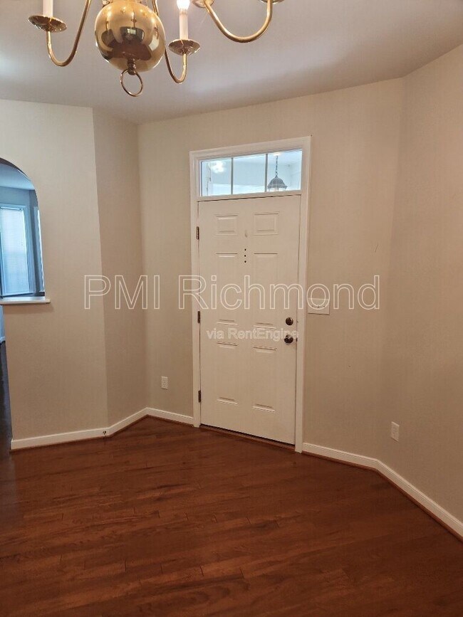 Foto del edificio - 1252 Providence Knoll Dr