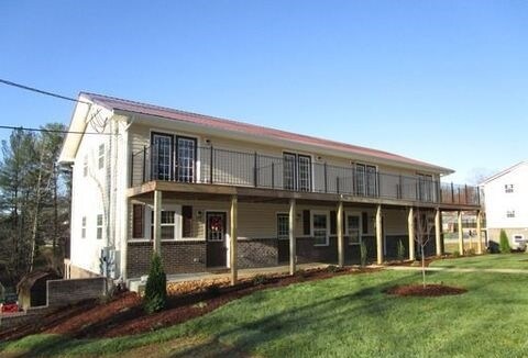 Building Photo - 122 Leach Dr