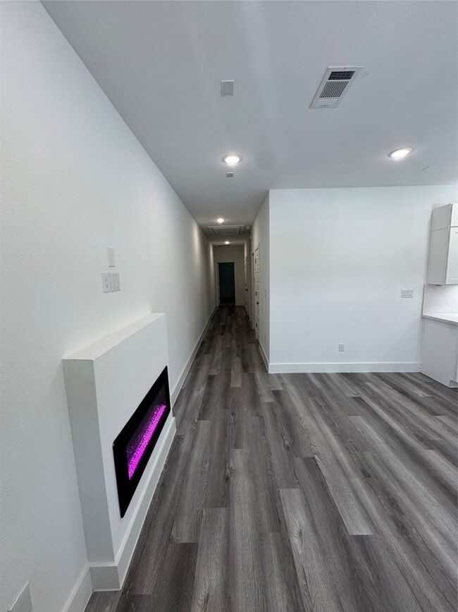 Building Photo - 4604 Bricker St