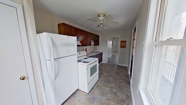 Building Photo - 3 Bedroom Duplex with Finished Loft