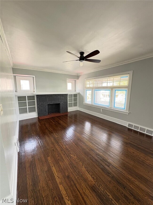 Foto del edificio - 3704 W 138th St