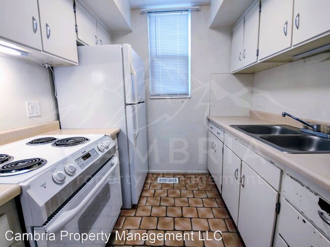 Building Photo - 2 br, 1 bath House - 4428 S Rosehaven Cour...
