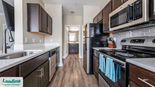 Building Photo - 195 N Creek Dr