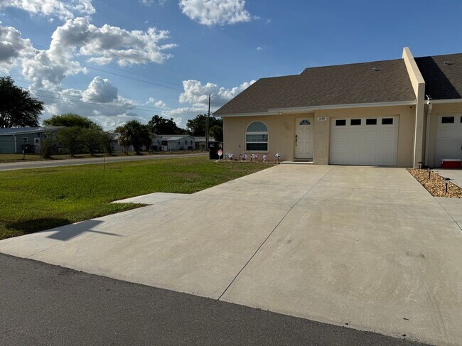 Foto del edificio - 1459 Shirley Dr