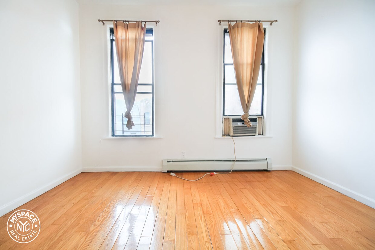 Primary Photo - 203 Knickerbocker Ave