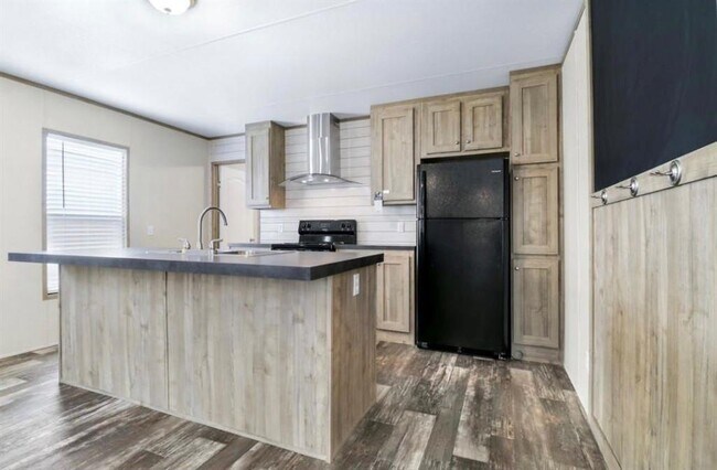 Building Photo - 220 Jay Ln