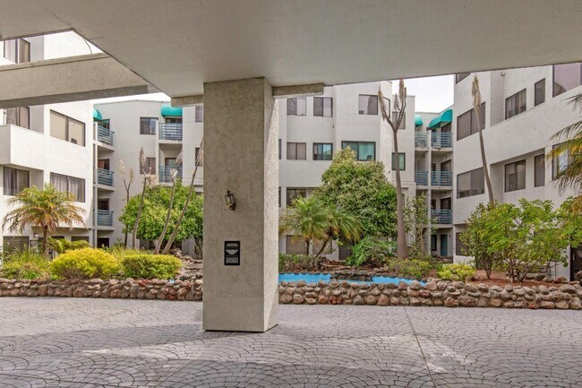 Foto del edificio - 320 Peninsula Ave