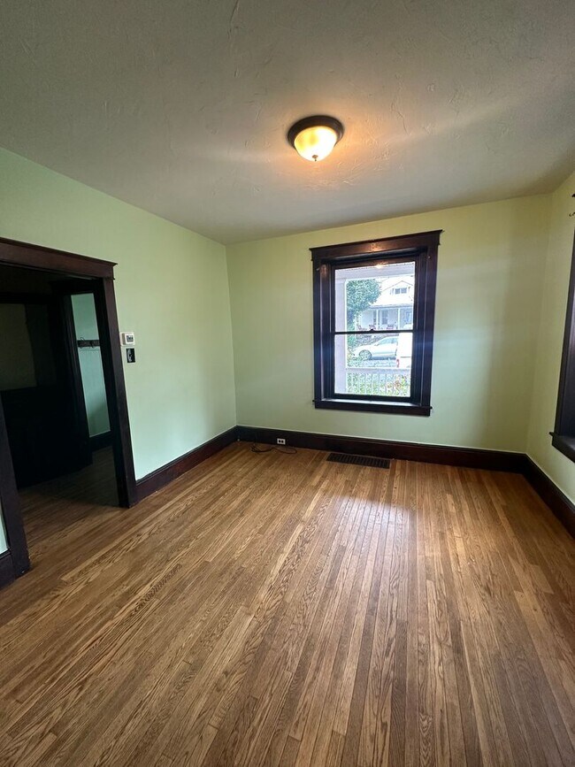 Foto del edificio - 166 N 3rd St