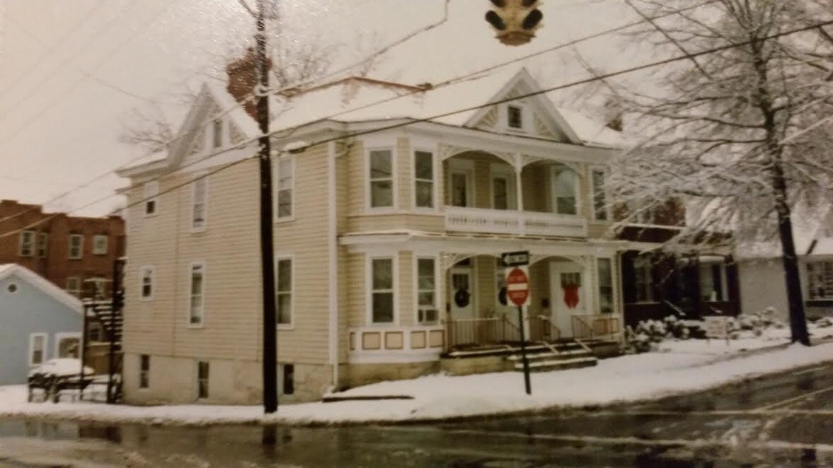 Primary Photo - 1228 Juliana St