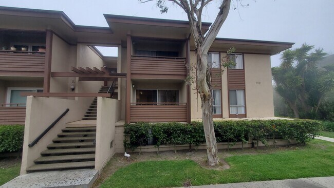 Foto del edificio - 5917 Armaga Spring Rd