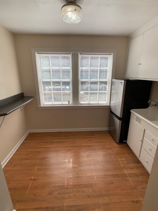 Foto del edificio - 2823 Thornhill Rd