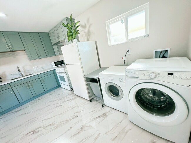 Foto del edificio - 10243 Westonhill Dr