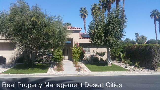 Building Photo - 1 Mission Palms W