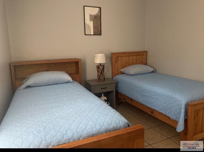 Foto del edificio - 6831 Tallowood Cir