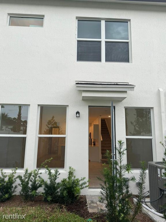 Building Photo - 3 br, 2.5 bath House - 6073 Carre Way