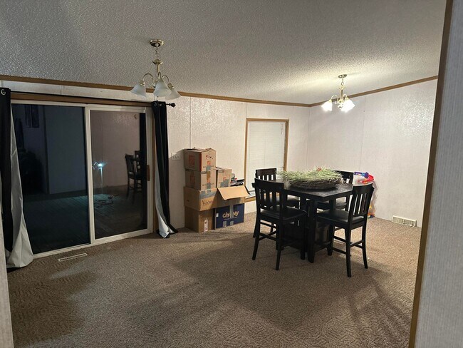 Foto del edificio - 800 Lang Farm Rd