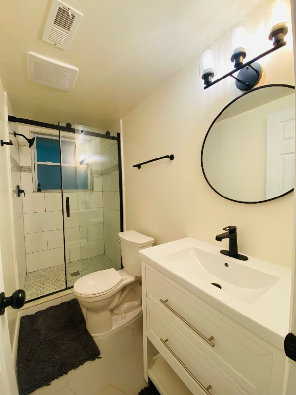 Photo - 5530 Q (Annandale, VA)
