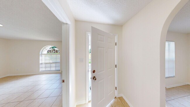 Building Photo - 4Br/ 2Bath Home In Clermont - Available Now!
