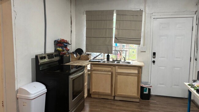 Building Photo - 1519 Berkley Ave
