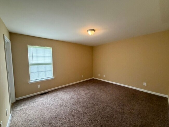 Foto del edificio - 2 Bedroom 2 Bath Duplex with Garage