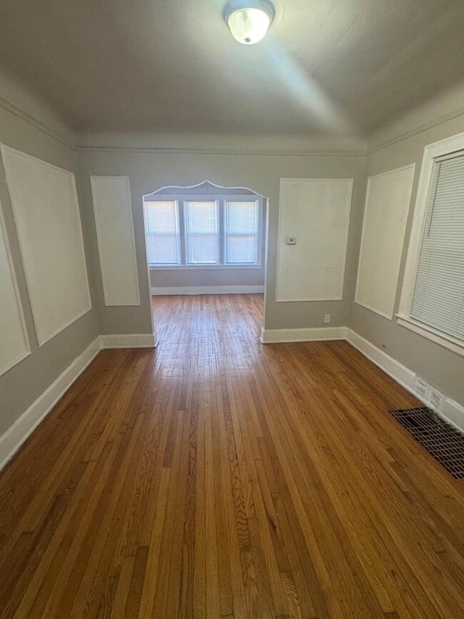 Building Photo - 14075 Cherrylawn St