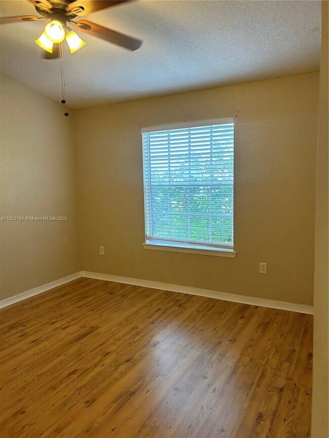 Foto del edificio - 852 Grand Regency Pointe