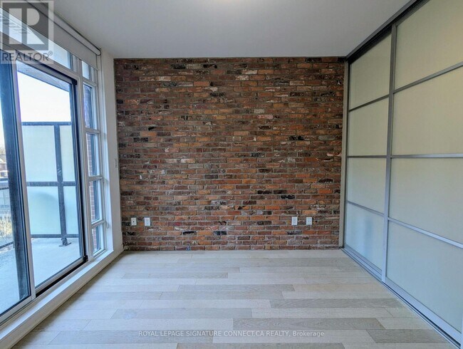 Photo du bâtiment - 88-488 Colgate Ave