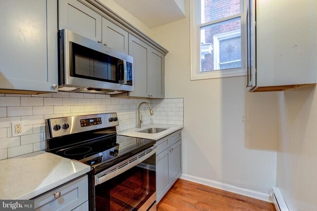 Building Photo - 4924 Chestnut St