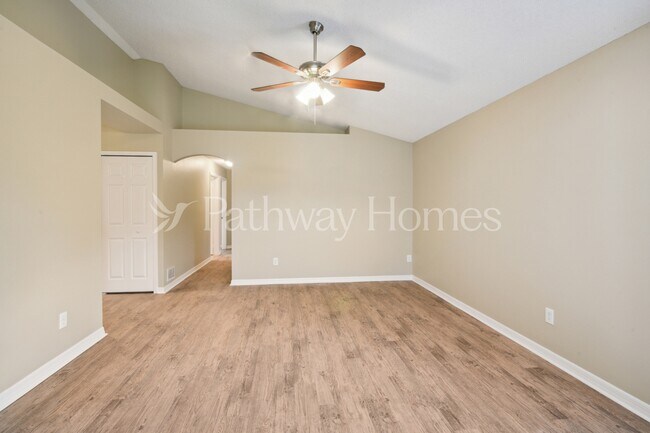 Foto del edificio - 8612 Claiborne Ct