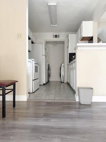 Foto del edificio - 8443 Sands Point Dr