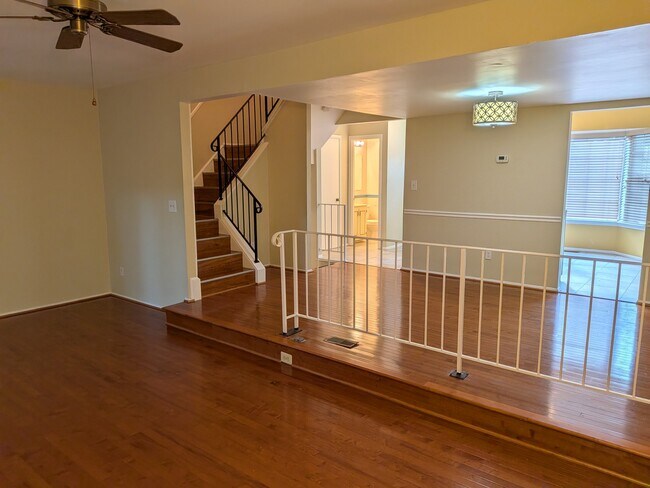 Building Photo - 11507 Sullnick Way