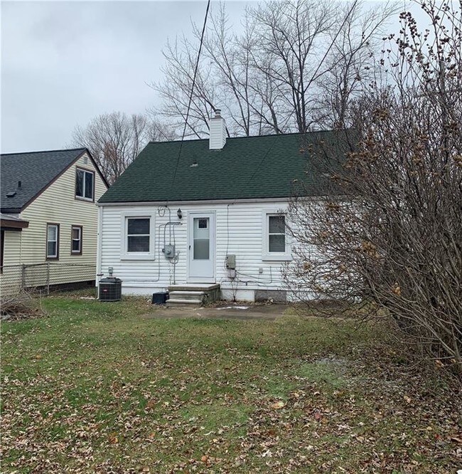 Building Photo - 26472 Wolverine St