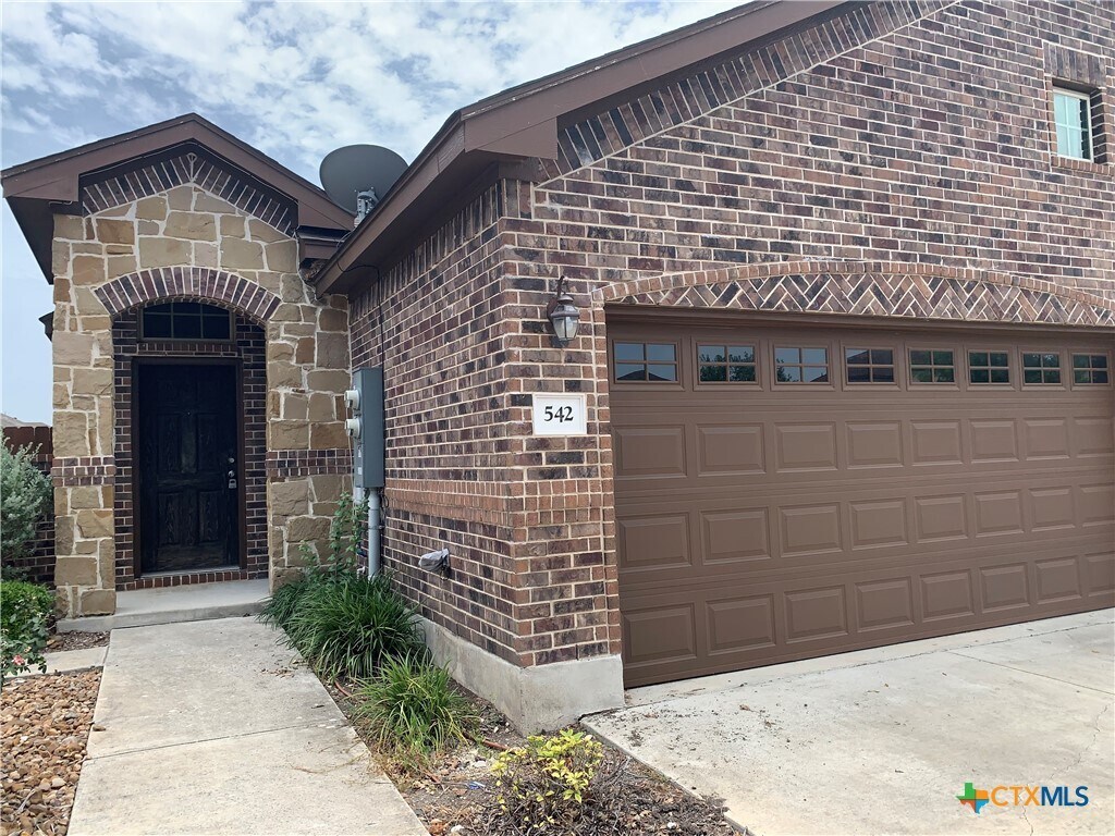 Foto principal - 542 Creekside Frst